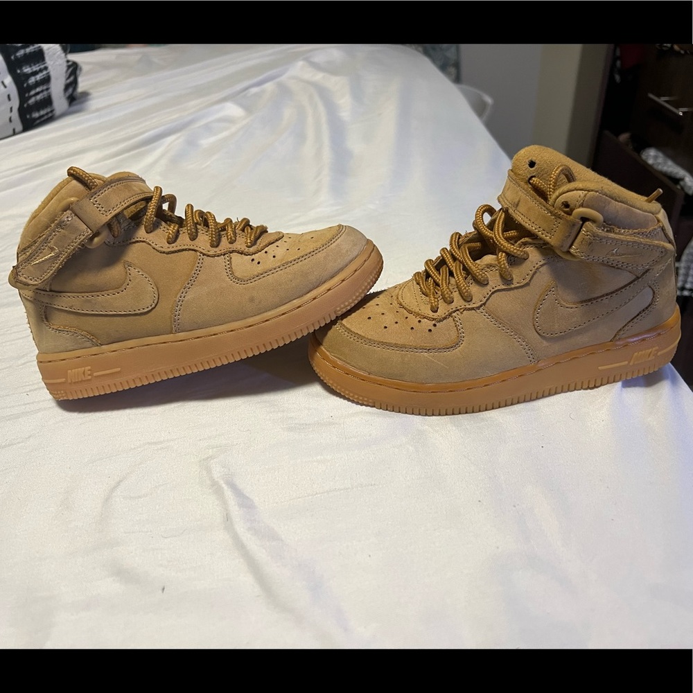 Air Force one mid 07 nubuck